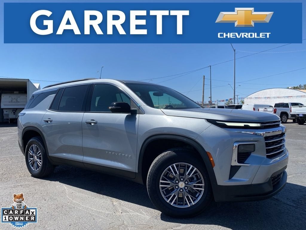 2025 Chevrolet Traverse LT in Sterling Gray Metallic — front three-quarter view